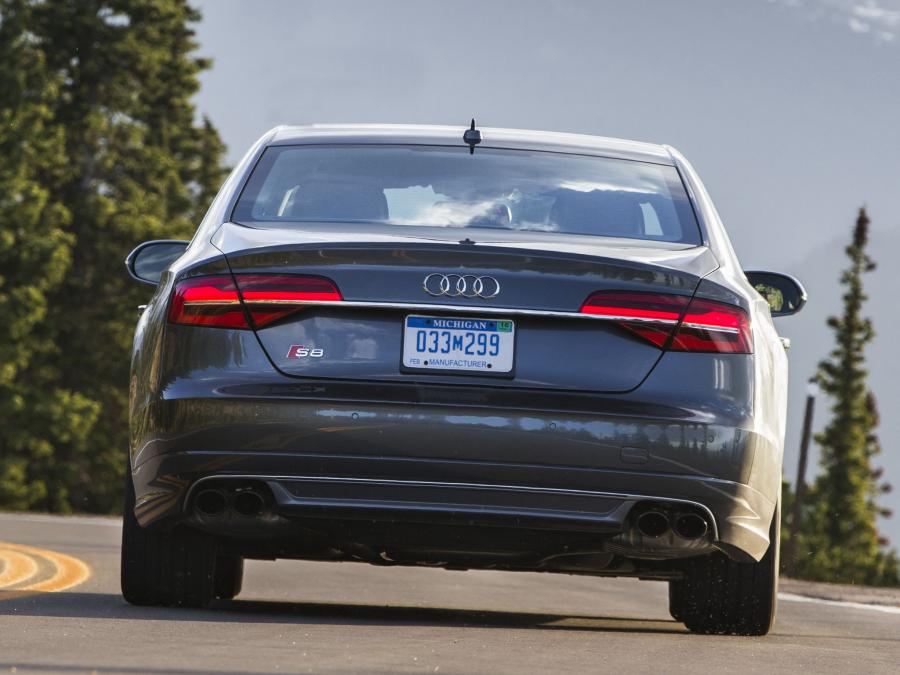  Audi S8 2014 года  (NA) (фото 23 из 23)